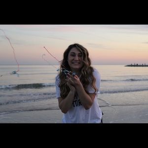 Meet your Posher, Taylor laine